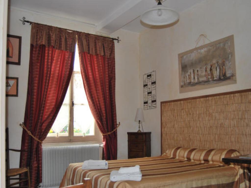 Chez Francine Et Xavier Bed and Breakfast Froissy  Kamer foto