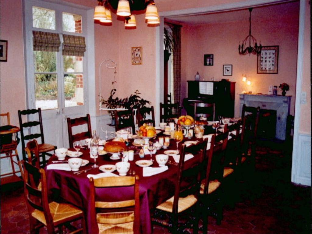 Chez Francine Et Xavier Bed and Breakfast Froissy  Buitenkant foto