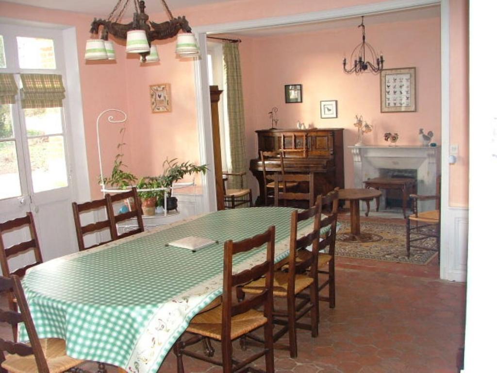 Chez Francine Et Xavier Bed and Breakfast Froissy  Buitenkant foto